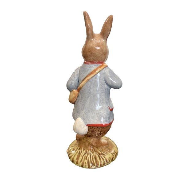 Beatrix Potter Figurine Peter with Post Bag Royal Albert, England, Copyright 199 - Picture 3 of 7
